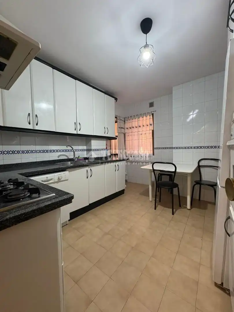 Küche von Wohnung zur Miete in Sevilla mit Klimaanlage, Möbliert und Balkon