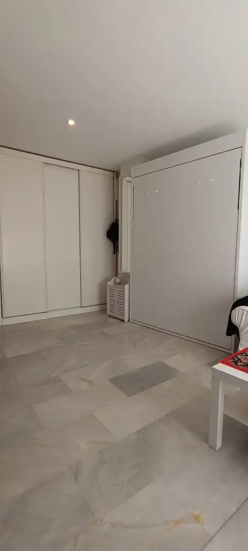 Schlafzimmer von Erdgeschoss zur Miete in La Zubia mit Klimaanlage, Heizung und Möbliert
