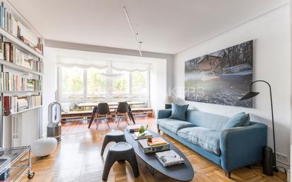 Living room of Apartment for sale in  Madrid Capital  with Air Conditioner and Heating