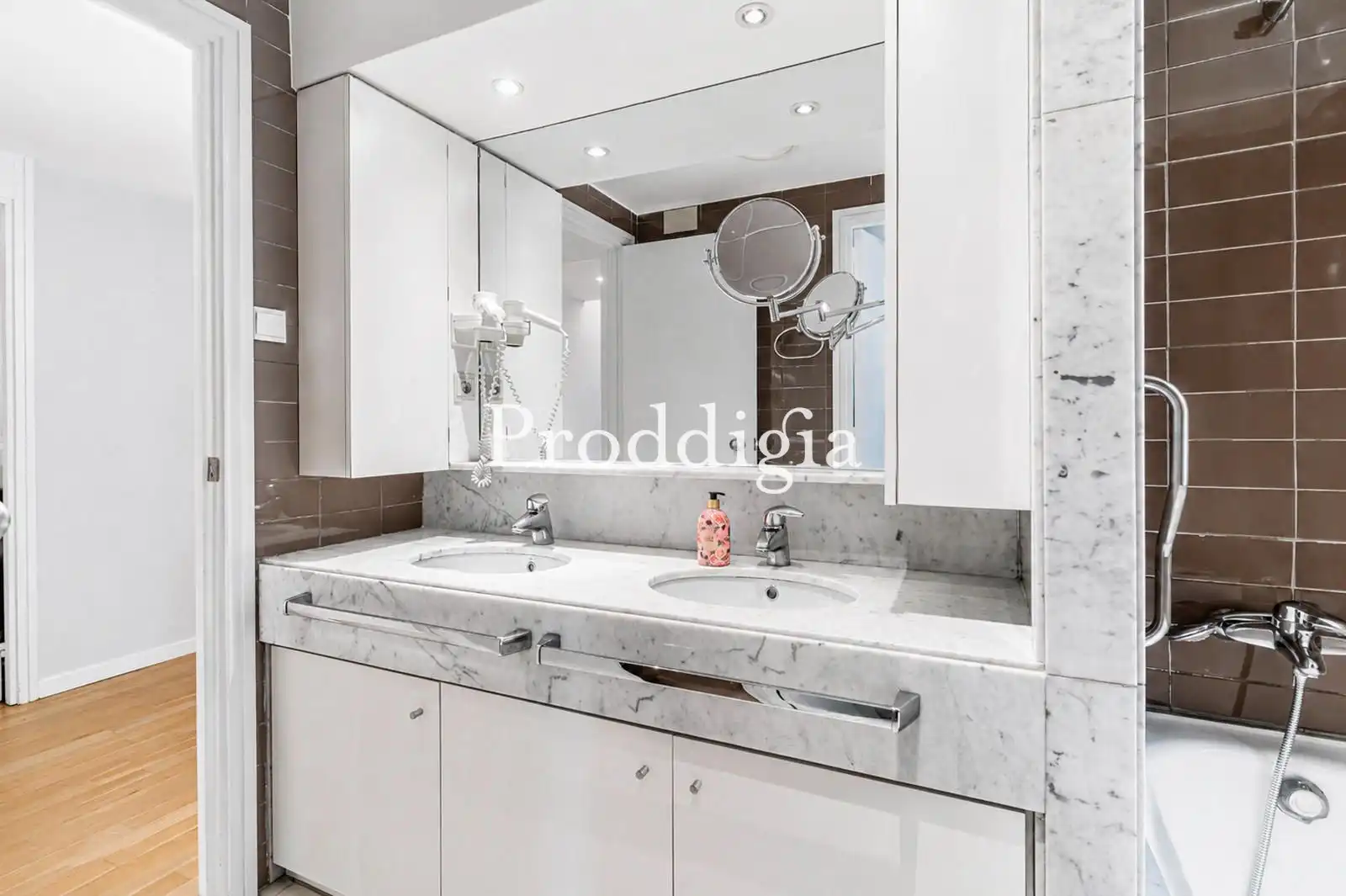 Flat for rent in Via Augusta, Sant Gervasi- Galvany