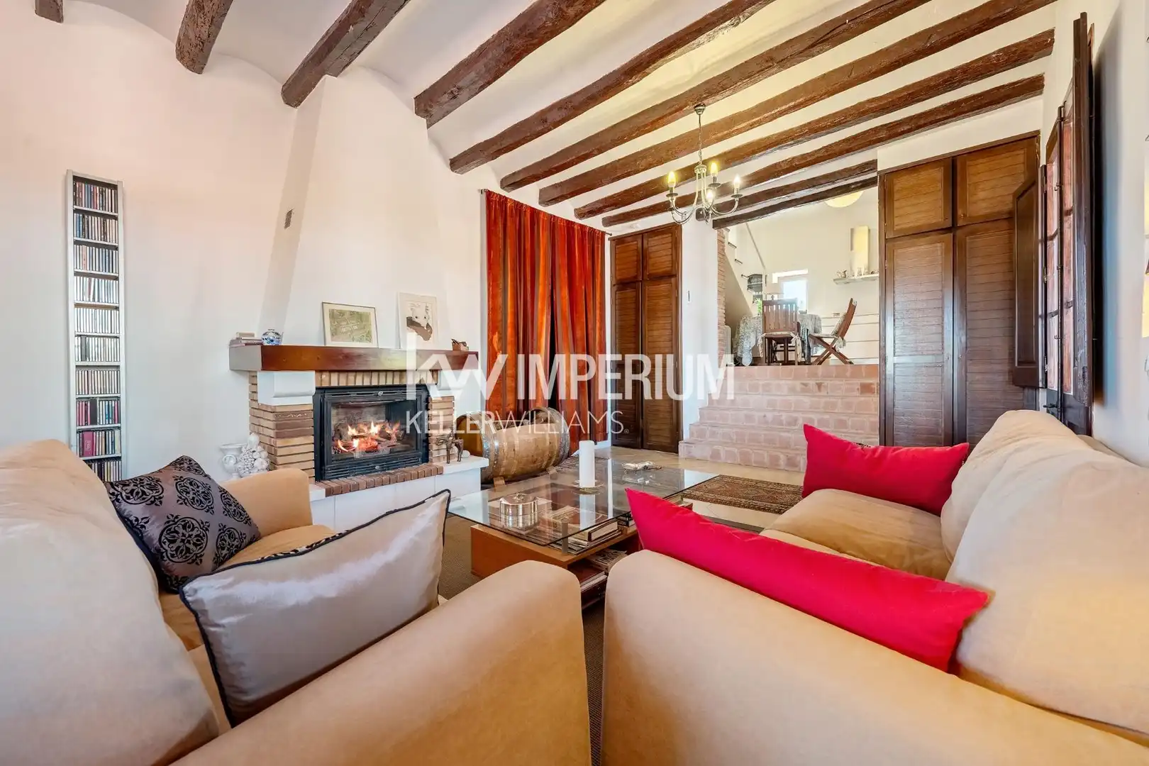 Sala d'estar de Finca rústica en venda en El Molar (Tarragona) amb Aire condicionat, Calefacció i Jardí privat