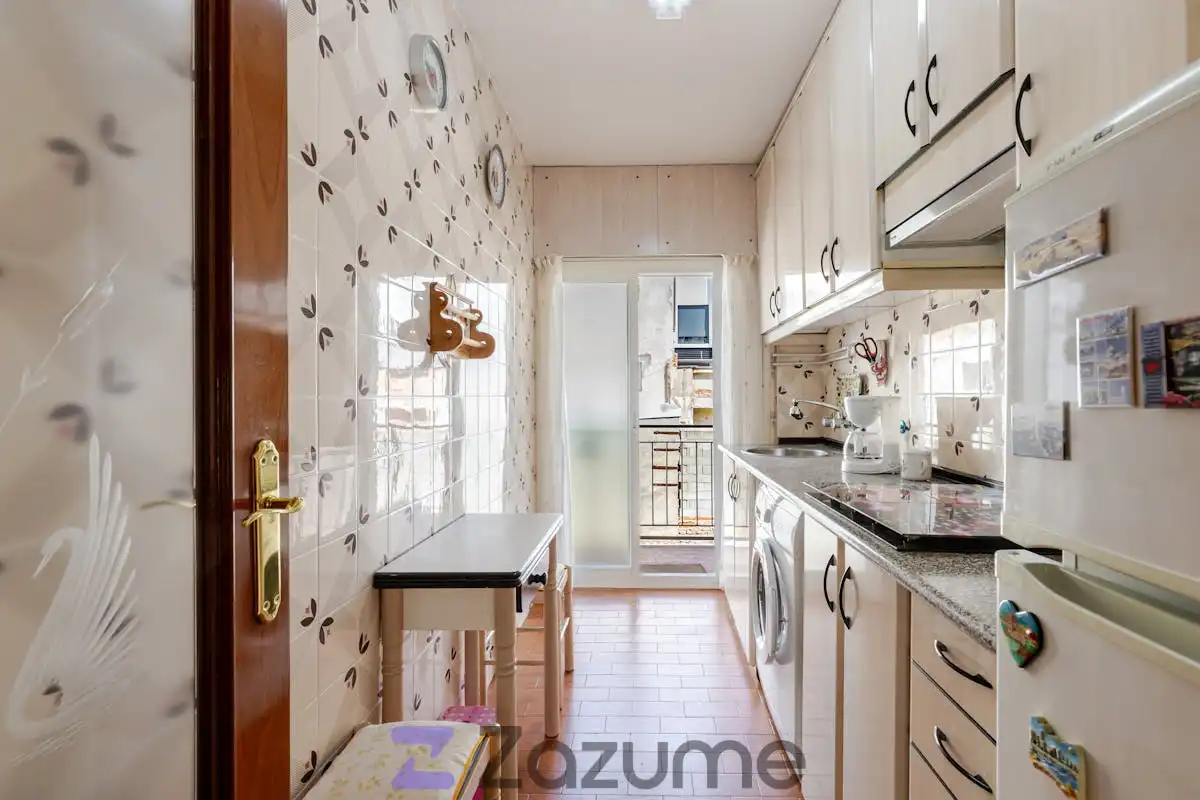 Kitchen of Flat for rent in Madrid  with Heating, Parquet flooring and Terrace