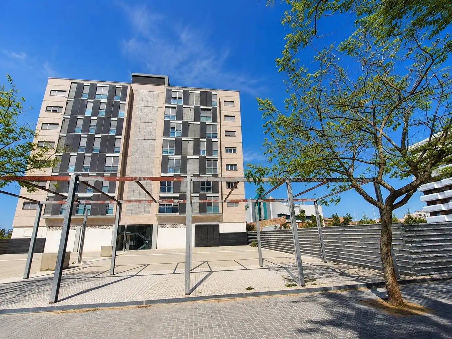 Außenansicht von Wohnung zur Miete in Elche / Elx mit Parkett, Terrasse und Abstellraum