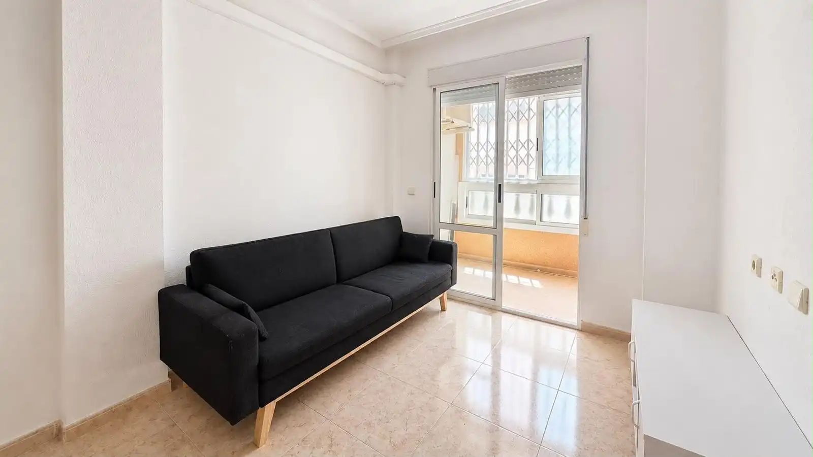 Ground floor for rent in El Molino