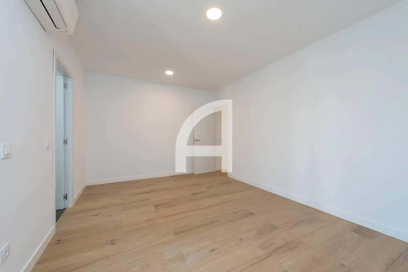 Bedroom of Attic for rent in Madrid  with Air Conditioner, Heating and Terrace