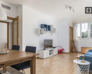 Living room of Flat to rent in  Madrid Capital  with Air Conditioner and Balcony