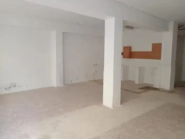 Local comercial en venda a Calle Escolar de Viator 9, imagen 2