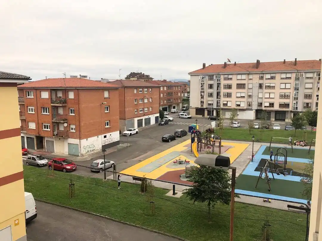 Aparcament de Apartament en venda en Siero amb Calefacció i Terrassa