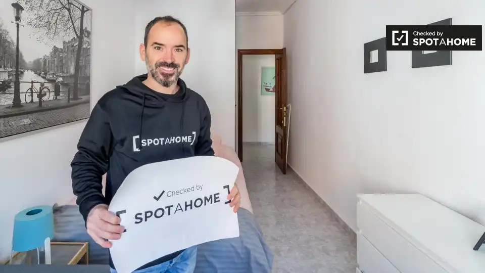 Außenansicht von Wohnung zur untervermieten in Valencia mit Klimaanlage, Heizung und Möbliert