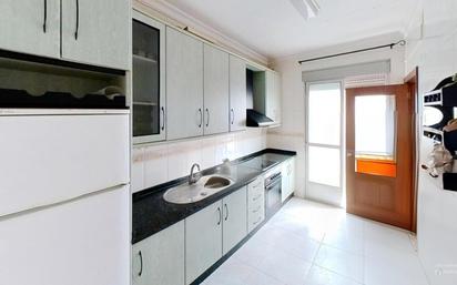 Kitchen of Flat for sale in Aguilar de la Frontera  with Balcony