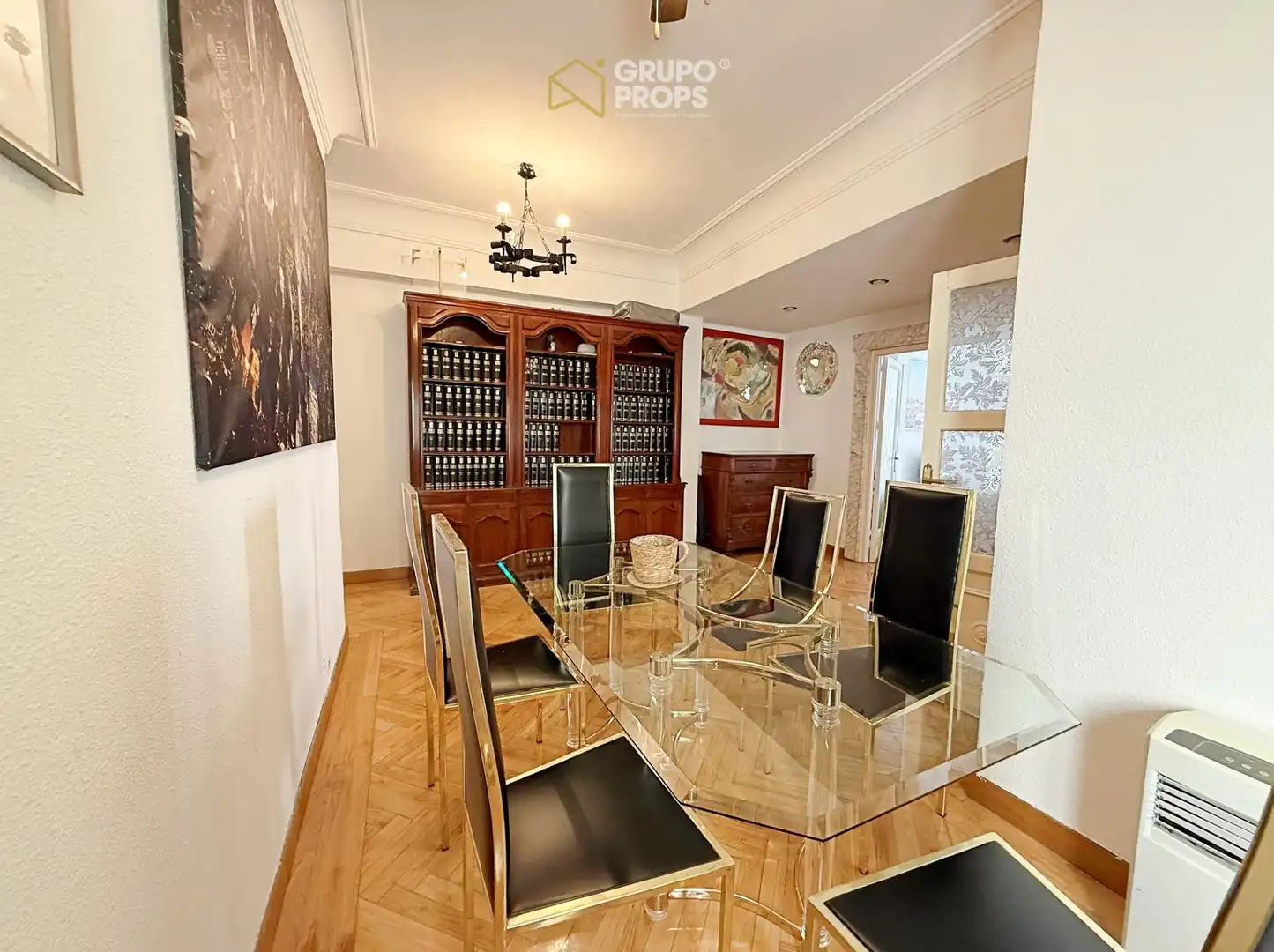 Dining room of Flat for rent in Madrid  with Heating, Parquet flooring and Furnished