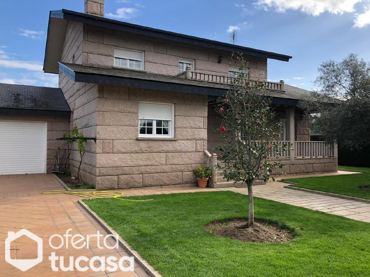 Vista exterior de Piso en venta en Verín con Jardín privado, Piscina y Horno