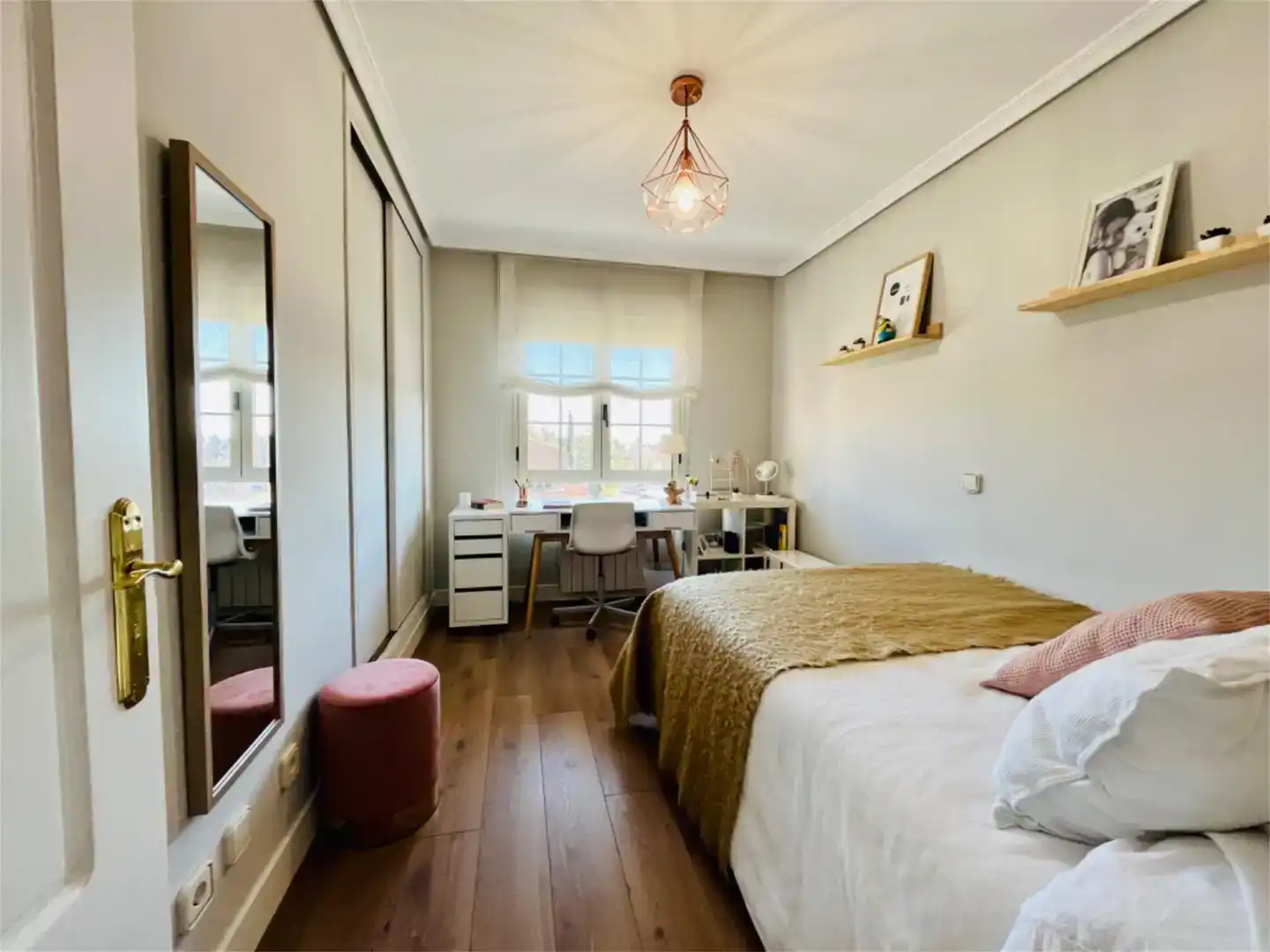 Habitación de Dúplex en venta en Madrid con Aire acondicionado y Piscina