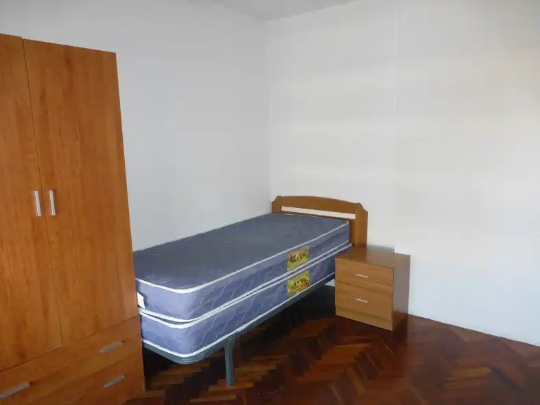 Habitación de Piso de alquiler en Zaragoza con Calefacción, Parquet y Amueblado