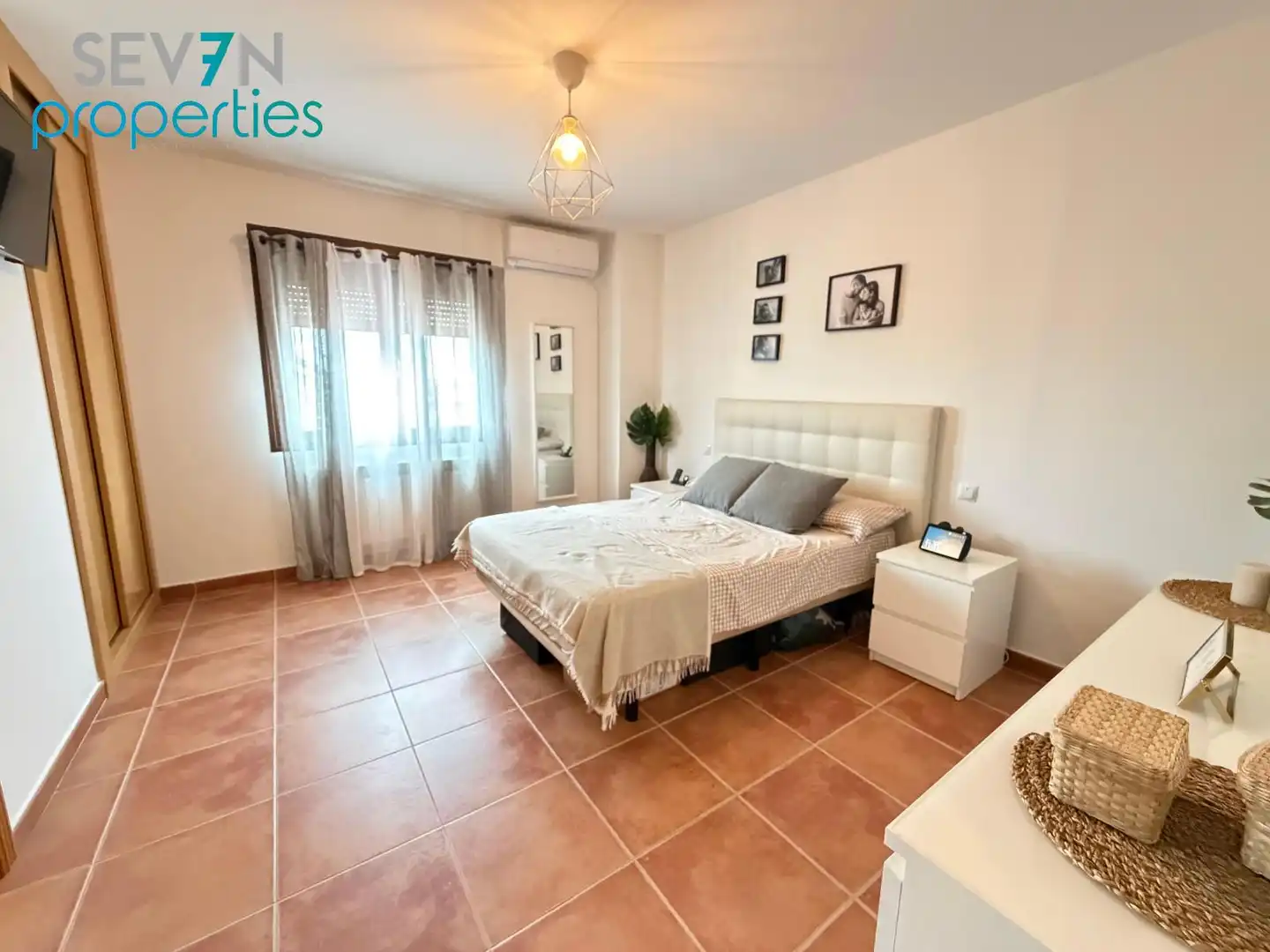 Habitación de Casa o chalet en venta en La Torre de Esteban Hambrán con Aire acondicionado, Calefacción y Jardín privado