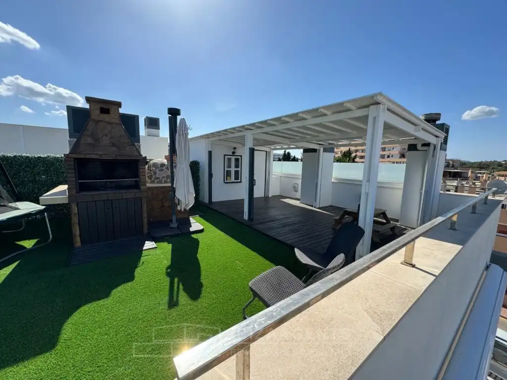 Terraza de Apartamento en venta en Santa Eulària des Riu con Aire acondicionado, Calefacción y Piscina
