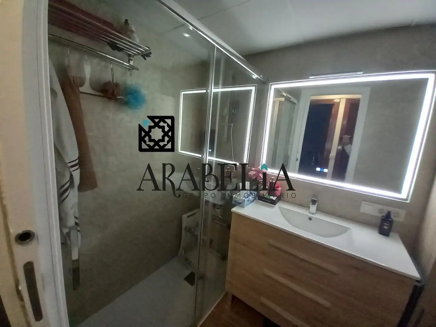 Badezimmer von Wohnung zum Verkauf in Córdoba mit Klimaanlage, Abstellraum und Möbliert