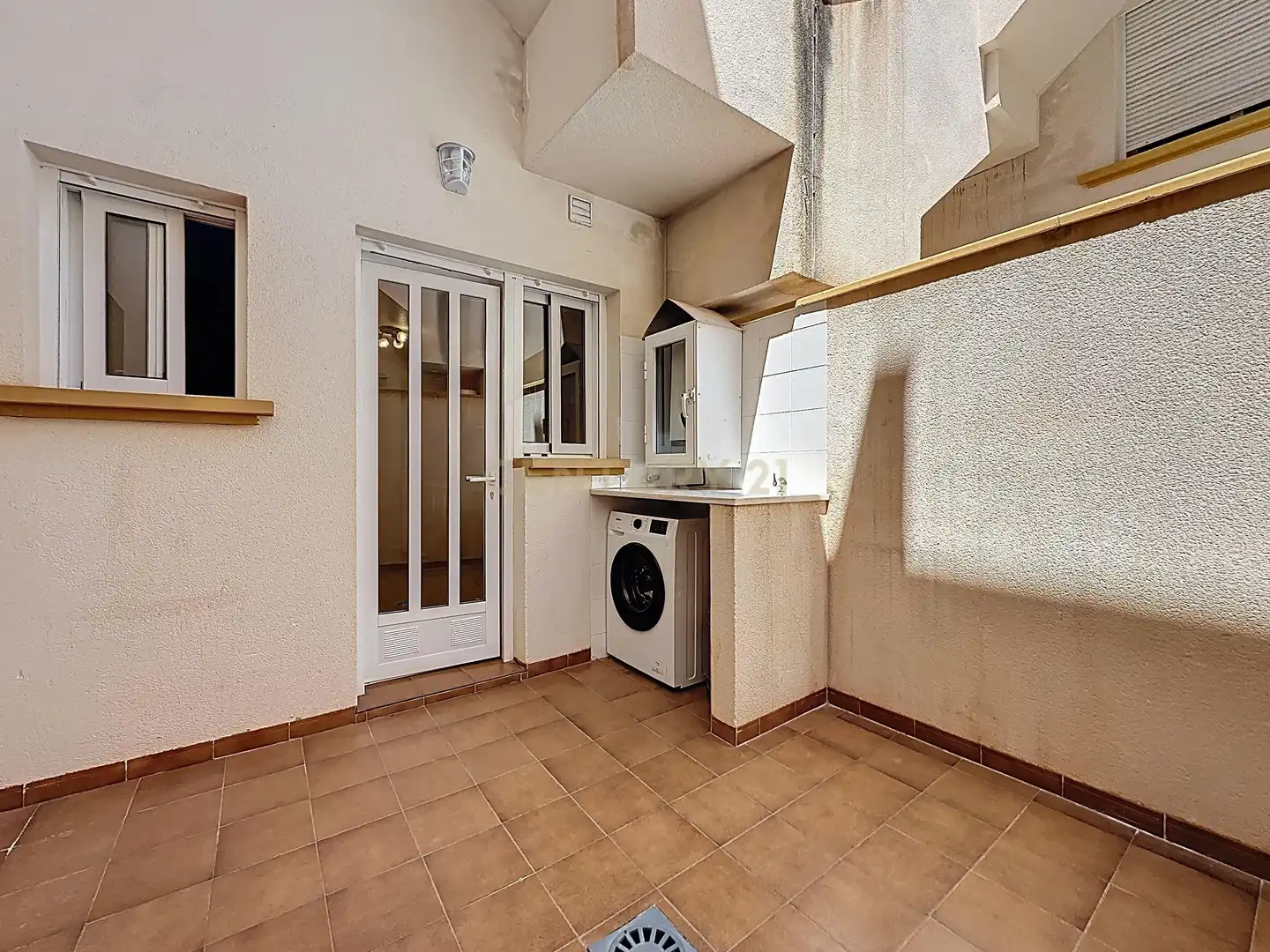Terraza de Apartamento de alquiler en Orihuela con Aire acondicionado, Horno y Piscina comunitaria