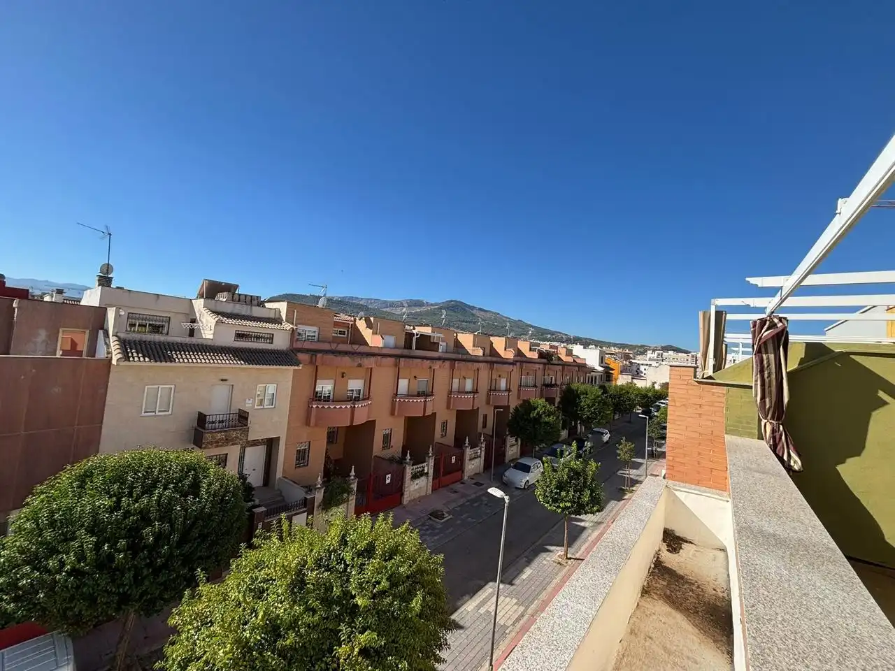 Vista exterior de Casa adosada en venda en Jaén amb Aire condicionat, Calefacció i Terrassa