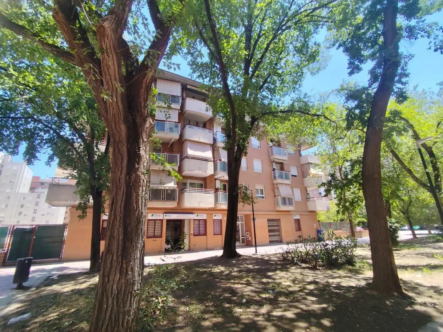 Vista exterior de Pis de lloguer en Zaragoza amb Calefacció, Terrassa i Moblat
