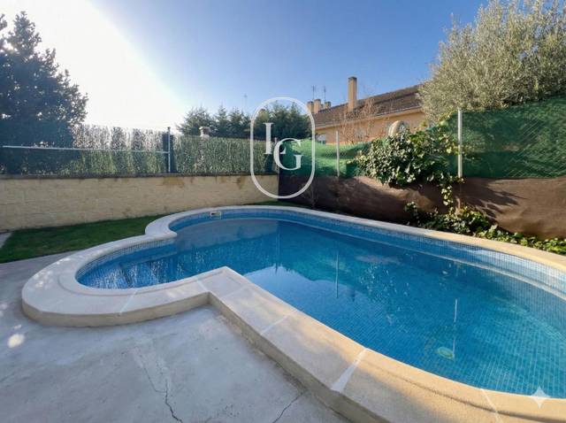 Casa adosada en Venta en Colombia en Las Américas