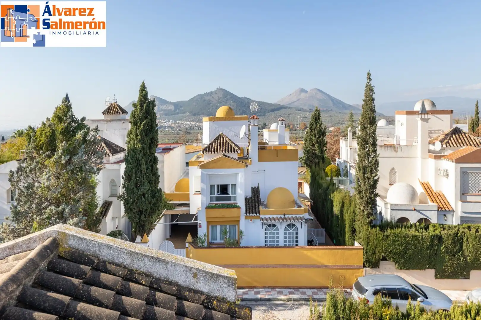 Vista exterior de Casa o xalet en venda en Albolote amb Calefacció, Jardí privat i Terrassa