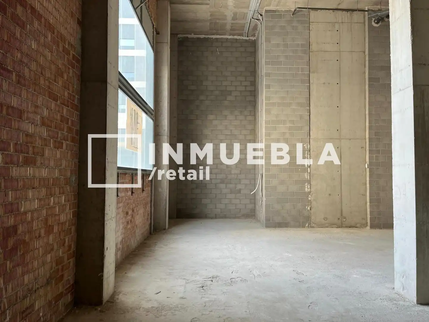 Local comercial en alquiler en de la Mar Jònica, imagen 2