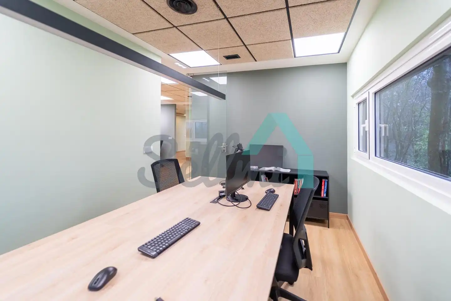 Office for rent in Ribera de Arriba  with Air Conditioner and Furnished