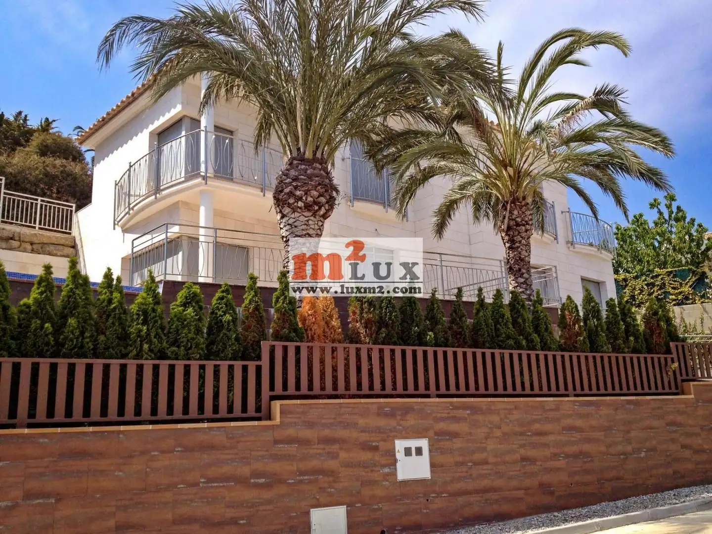 Maison avec piscine à vendre à Montgoda