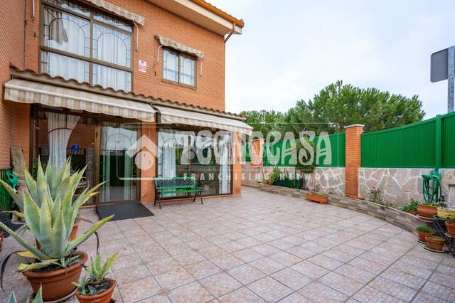 Casa adosada en Venta en El Mirador