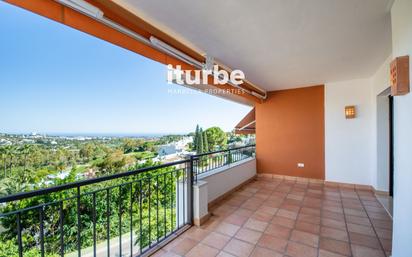 Exterior view of Flat for sale in Benahavís  with Air Conditioner, Terrace and Swimming Pool