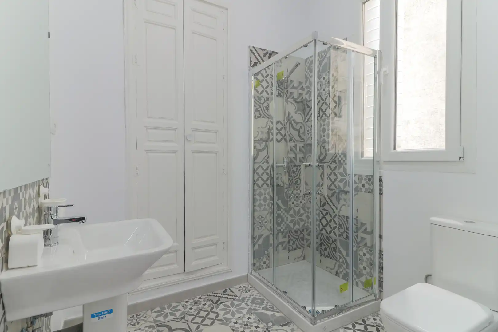 Baño de Piso de alquiler en Málaga con Amueblado, Lavadora y Microondas