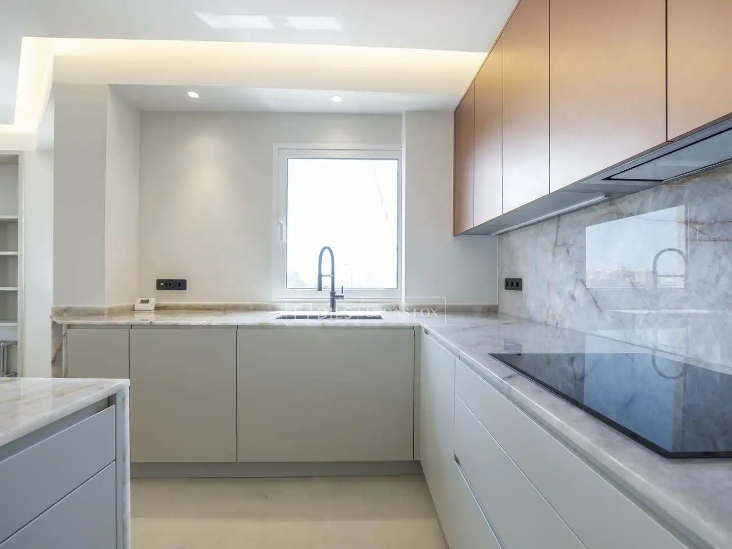 Kitchen of Attic for rent in Valencia  with Air Conditioner, Heating and Parquet flooring