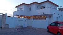 Vista exterior de Casa o xalet en venda en Dénia amb Aire condicionat, Jardí privat i Terrassa