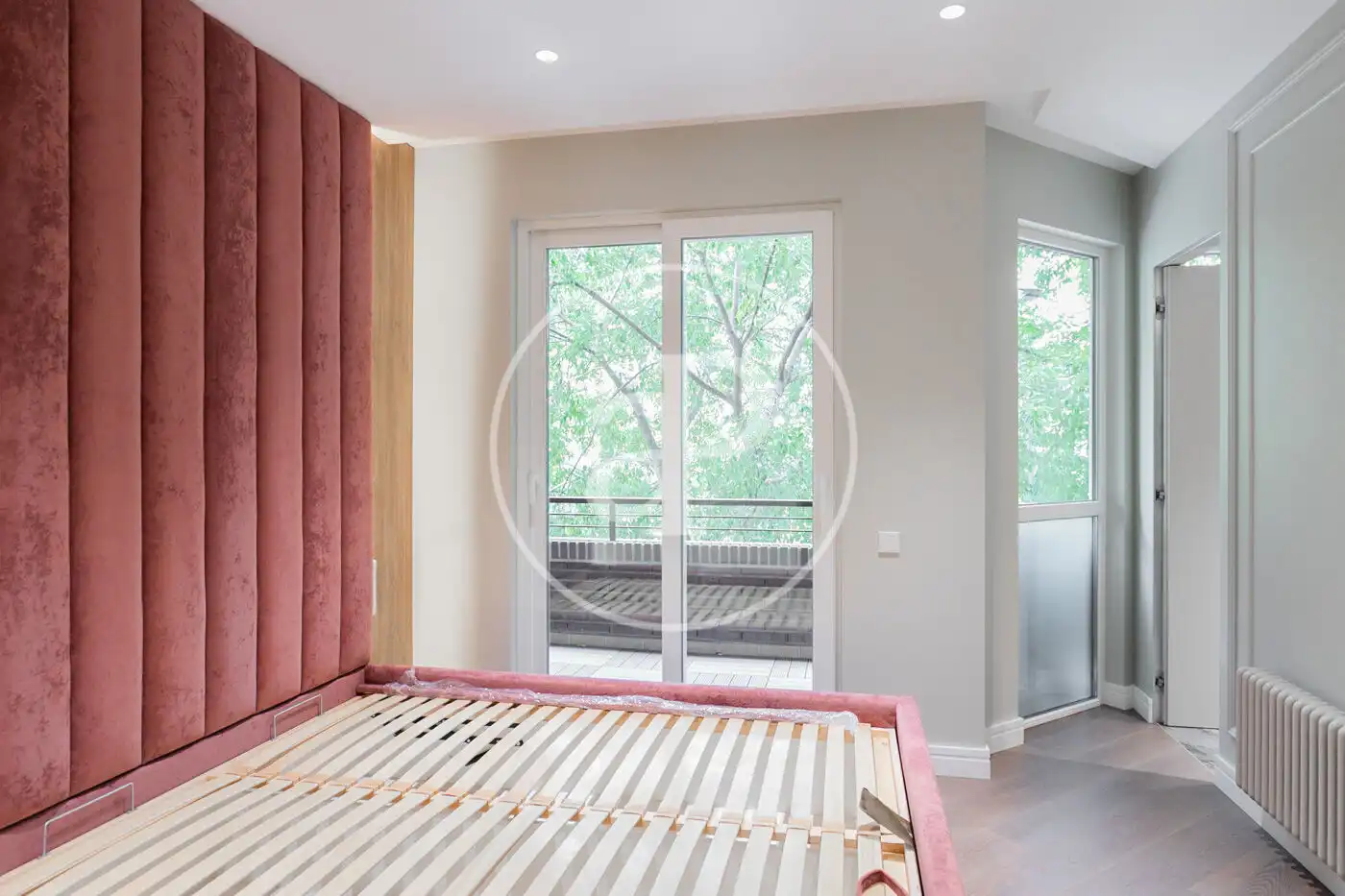 Schlafzimmer von Wohnung zum Verkauf in Barcelona mit Klimaanlage, Heizung und Balkon