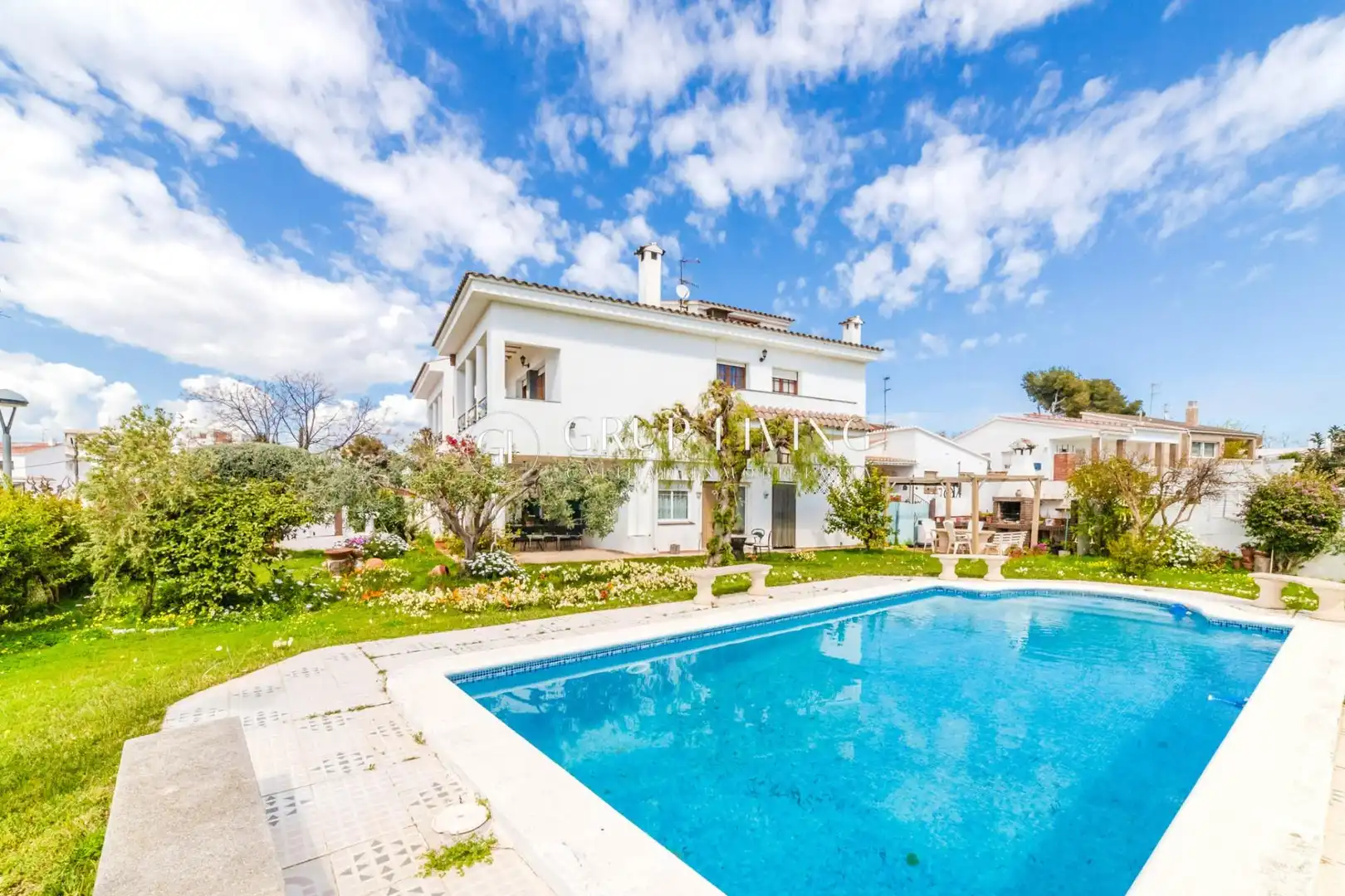 Vista exterior de Casa o chalet en venta en Vilanova i la Geltrú con Calefacción, Jardín privado y Terraza