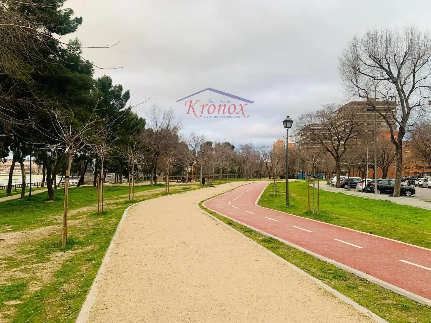 Vista exterior de Pis en venda en Madrid amb Calefacció i Terrassa