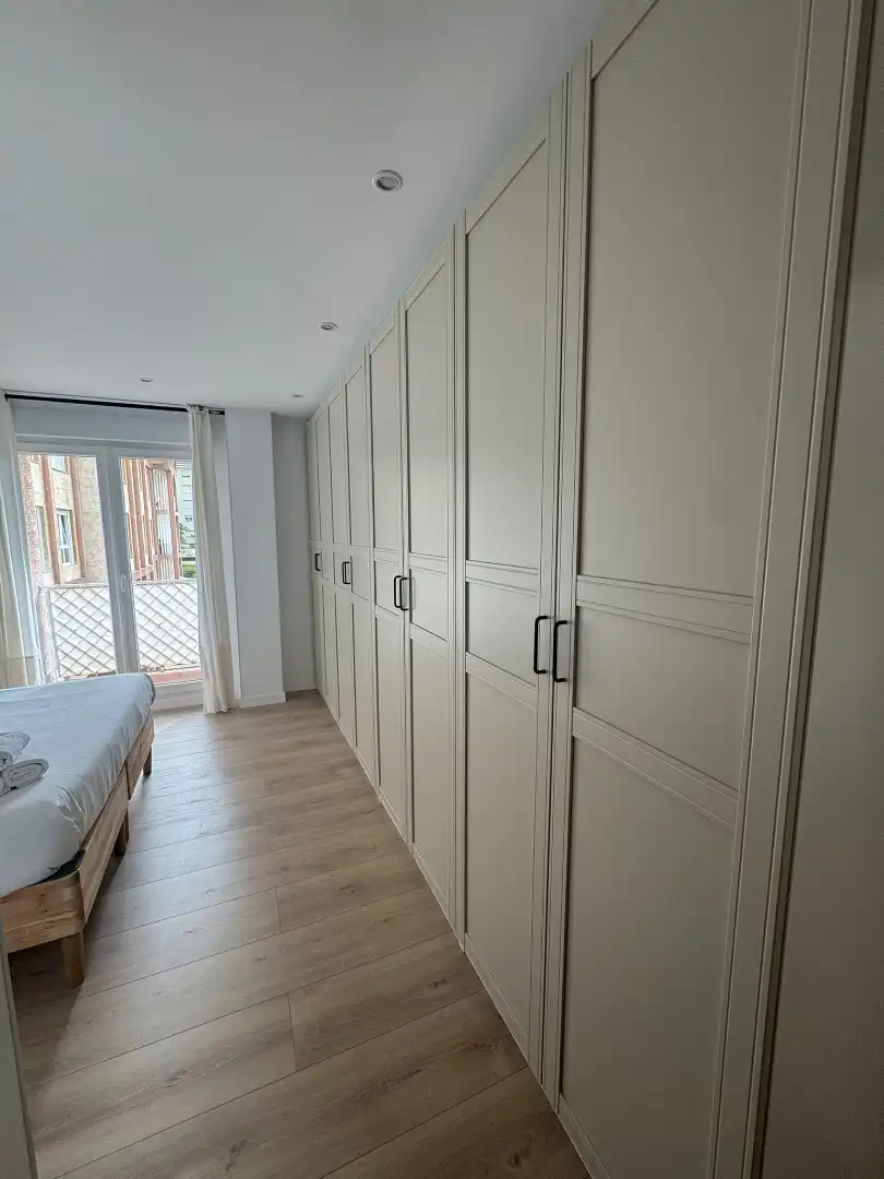 Schlafzimmer von Wohnung zur Miete in Santander mit Klimaanlage, Heizung und Parkett