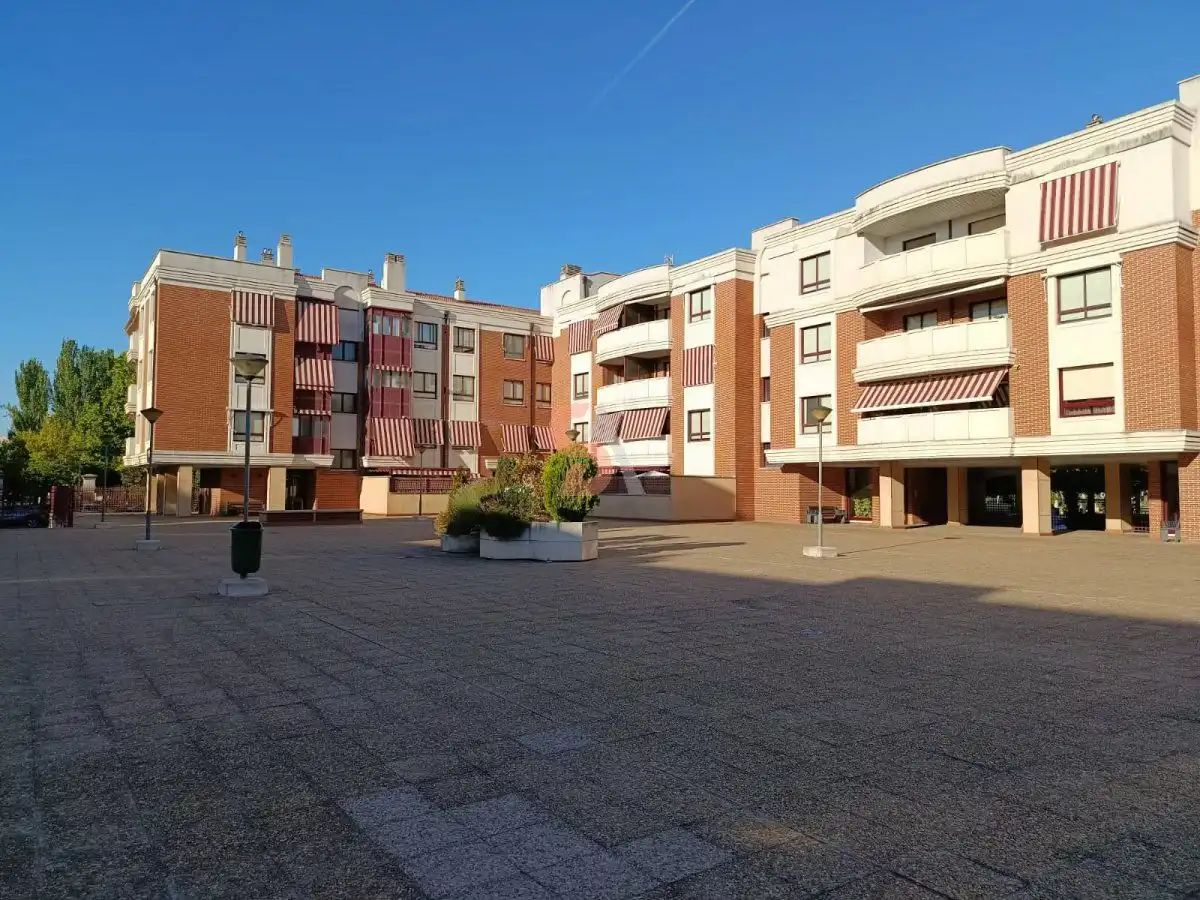 Vista exterior de Pis de lloguer en Valladolid amb Aire condicionat, Calefacció i Terrassa