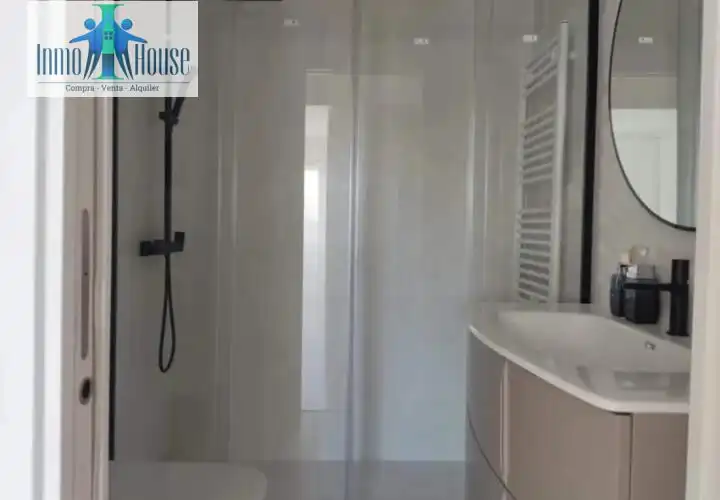 Badezimmer von Wohnung zum Verkauf in Albacete mit Klimaanlage, Heizung und Möbliert
