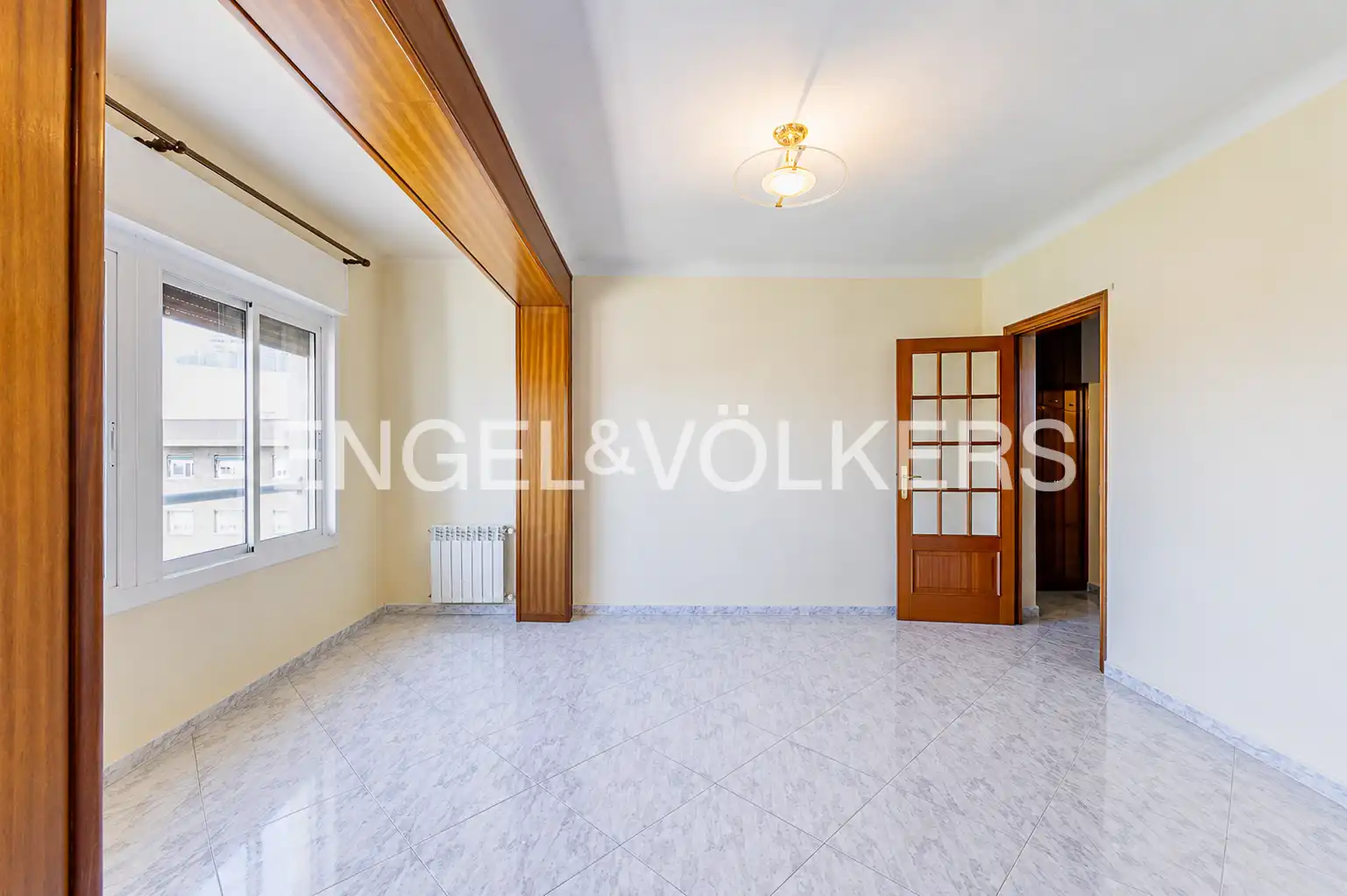 Wohnung zum Verkauf in Barcelona mit Heizung und Balkon