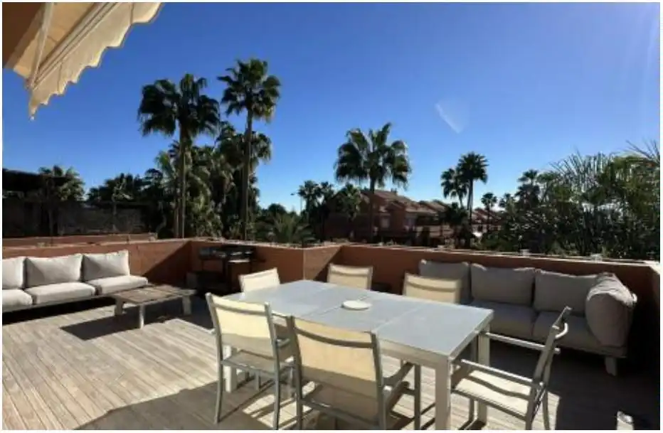 Attic for rent in Puerto Banús