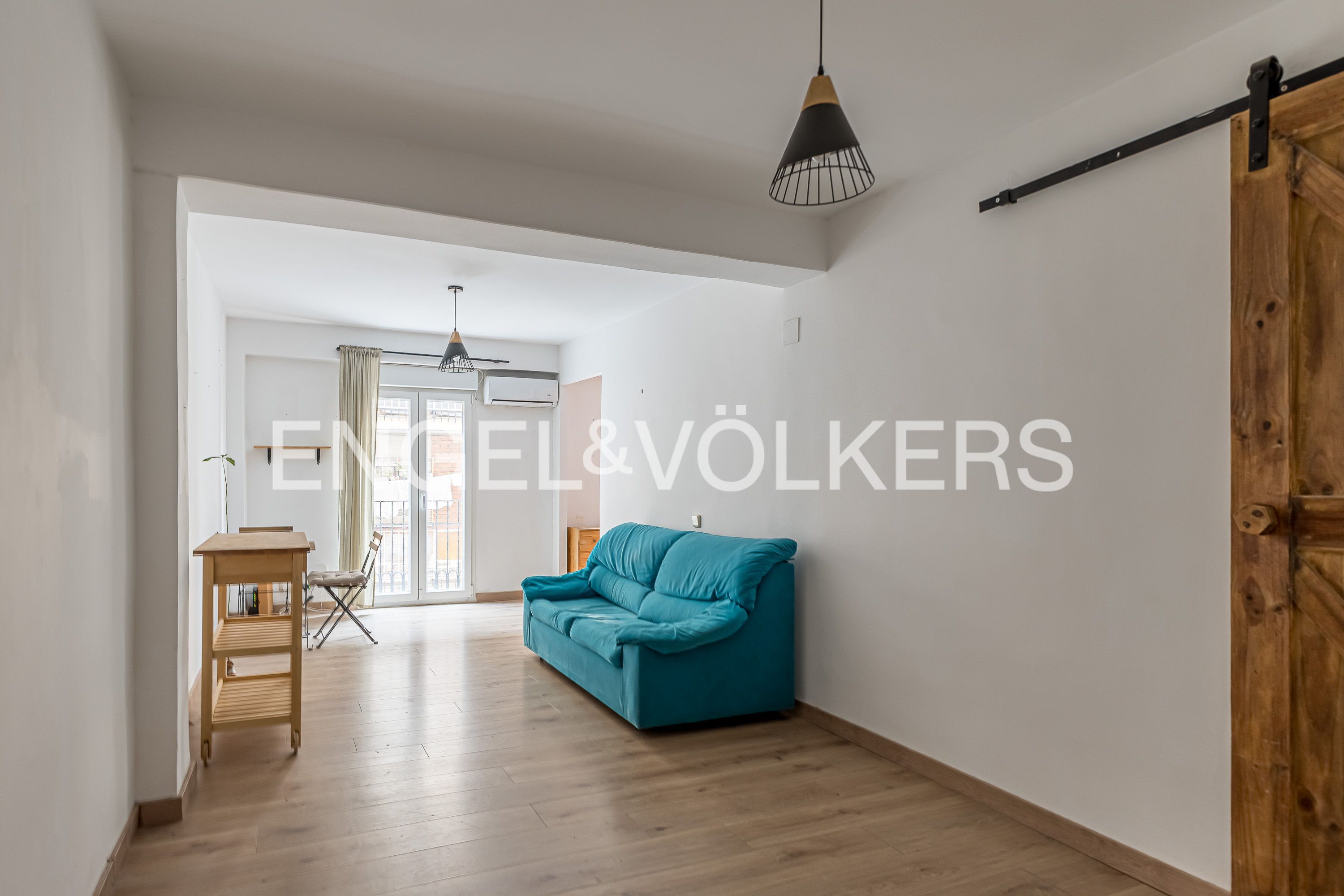 Sala de estar de Apartamento de alquiler en  Madrid Capital con Aire acondicionado, Calefacción y Amueblado