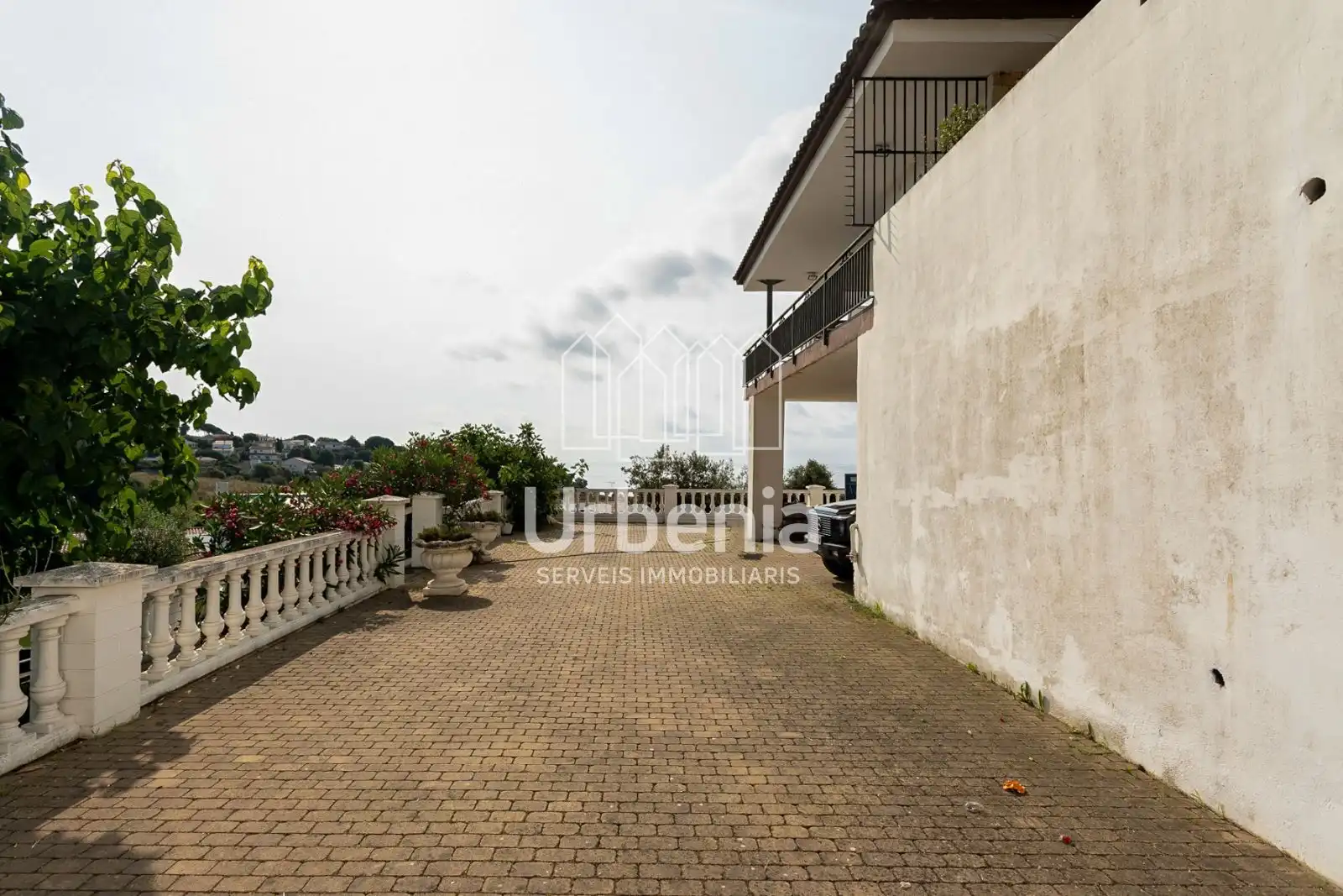 Vista exterior de Casa o xalet en venda en Arenys de Mar amb Calefacció, Terrassa i Piscina