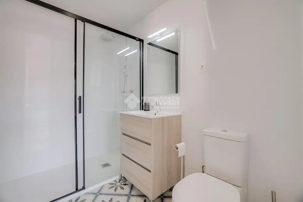 Bathroom of Flat for sale in Ripollet  with Air Conditioner, Heating and Terrace