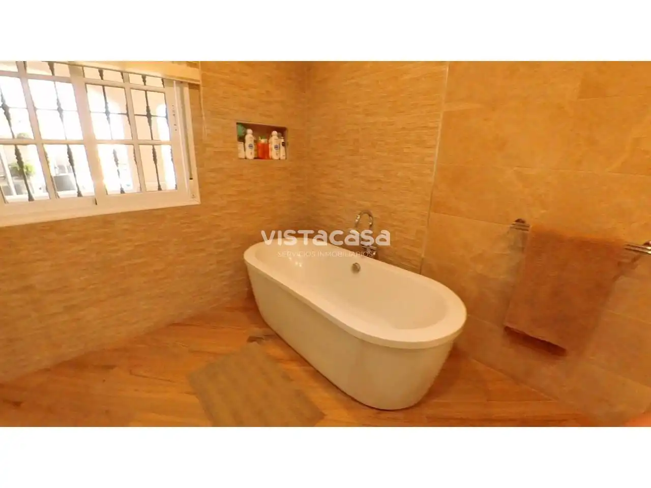 Baño de Casa o chalet en venta en Carmona con Aire acondicionado, Calefacción y Jardín privado