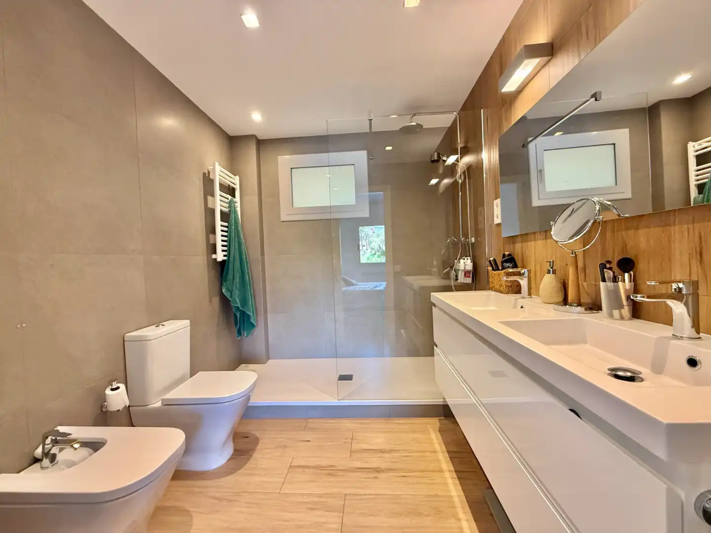 Baño de Piso de alquiler en Barcelona con Aire acondicionado, Calefacción y Parquet