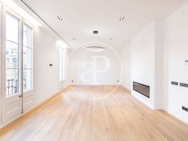 Wohnung mit Balkon zum Verkauf in Carrer del Rosselló