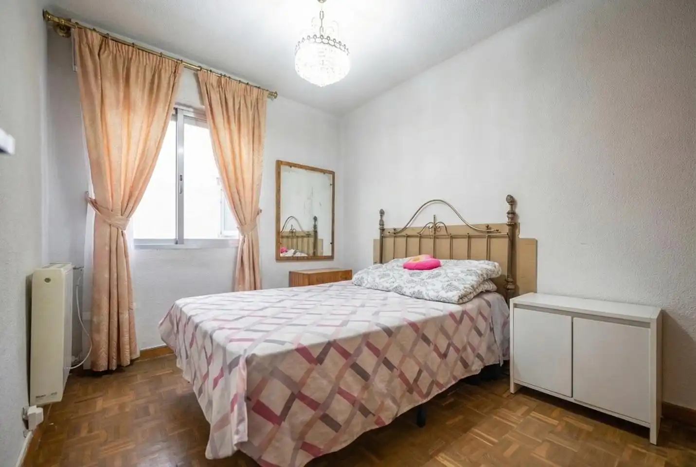 Dormitori de Planta baixa en venda en Ávila amb Calefacció i Parquet