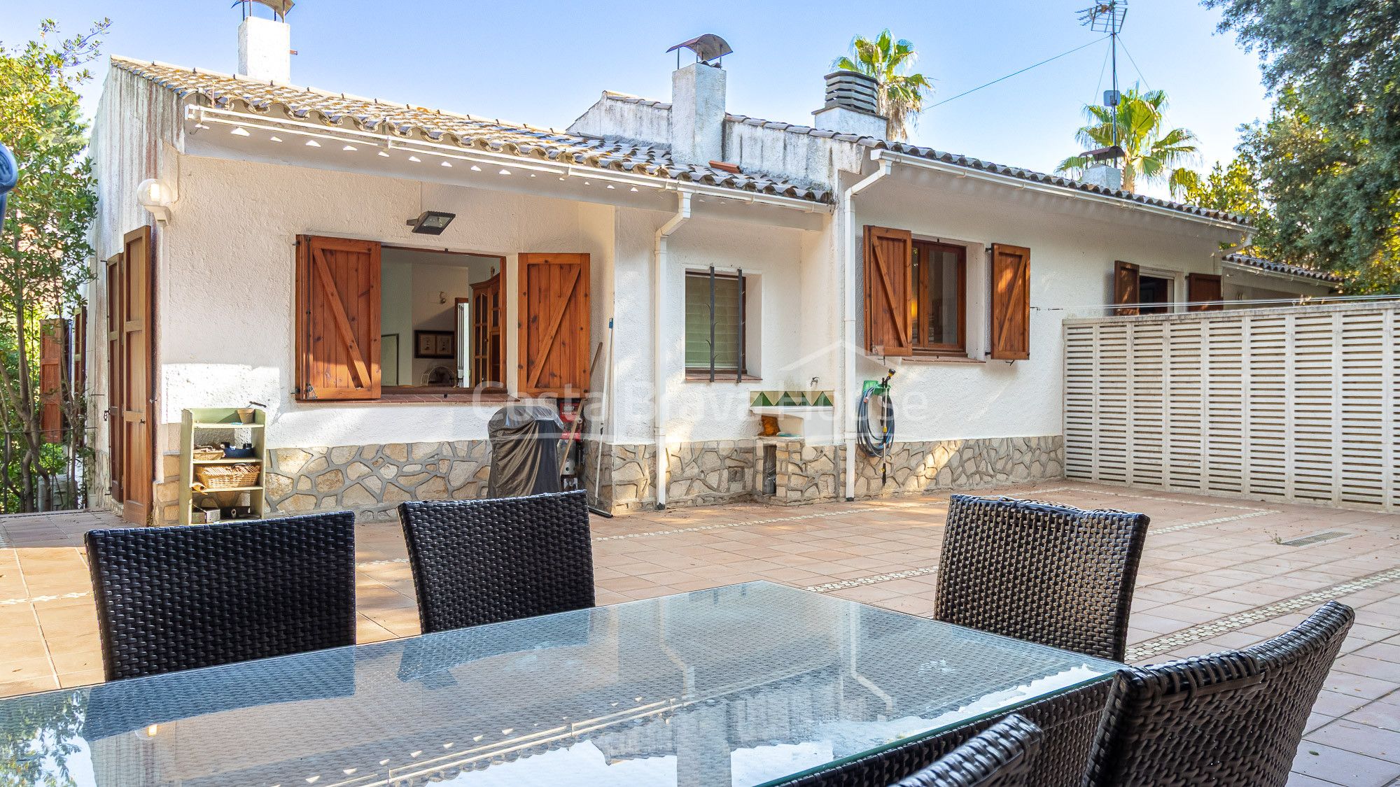 Vista exterior de Casa adosada en venda en Begur amb Aire condicionat, Calefacció i Jardí privat